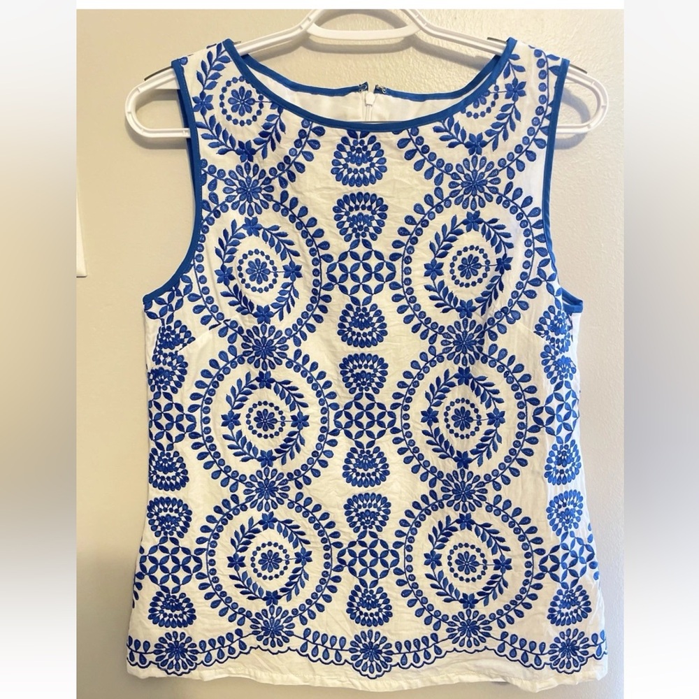 Jude Connally Scandinavian inspired White with Blue Floral Embroidery Sz Large